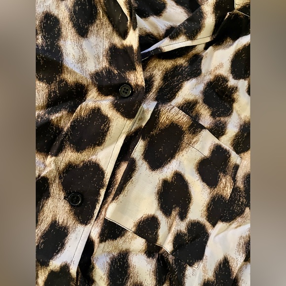 H&M animal print blouse - Picture 2 of 4